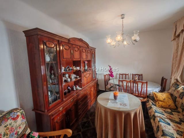 6 quarto Casa em Banda para venda em Caniles com garagem - 110 000 € (Ref: 10175711)
