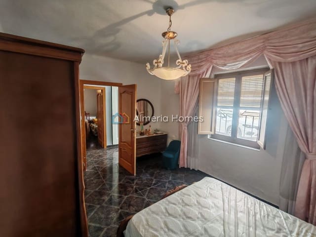 6 quarto Casa em Banda para venda em Caniles com garagem - 110 000 € (Ref: 10175711)