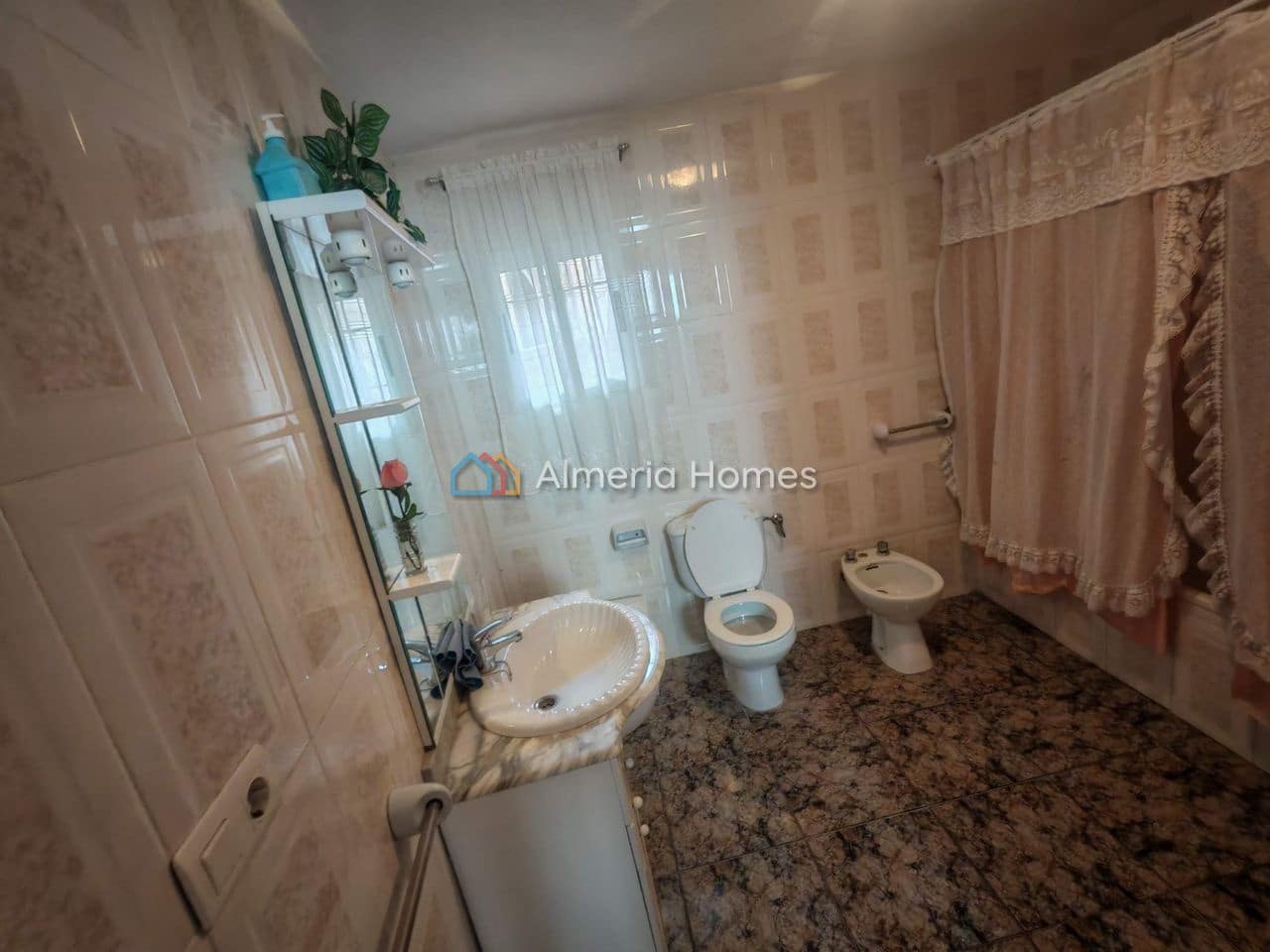 6 quarto Casa em Banda para venda em Caniles com garagem - 110 000 € (Ref: 10175711)