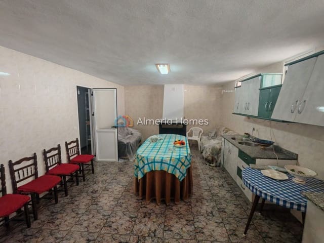 6 quarto Casa em Banda para venda em Caniles com garagem - 110 000 € (Ref: 10175711)