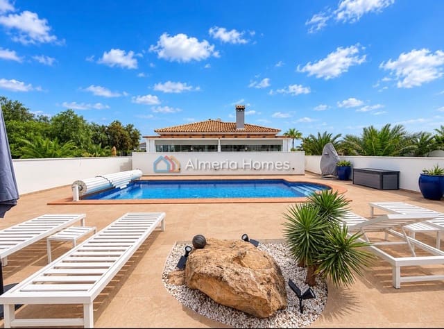 3 bedroom Villa for sale in Albox with pool garage - € 395,000 (Ref: 10183620)