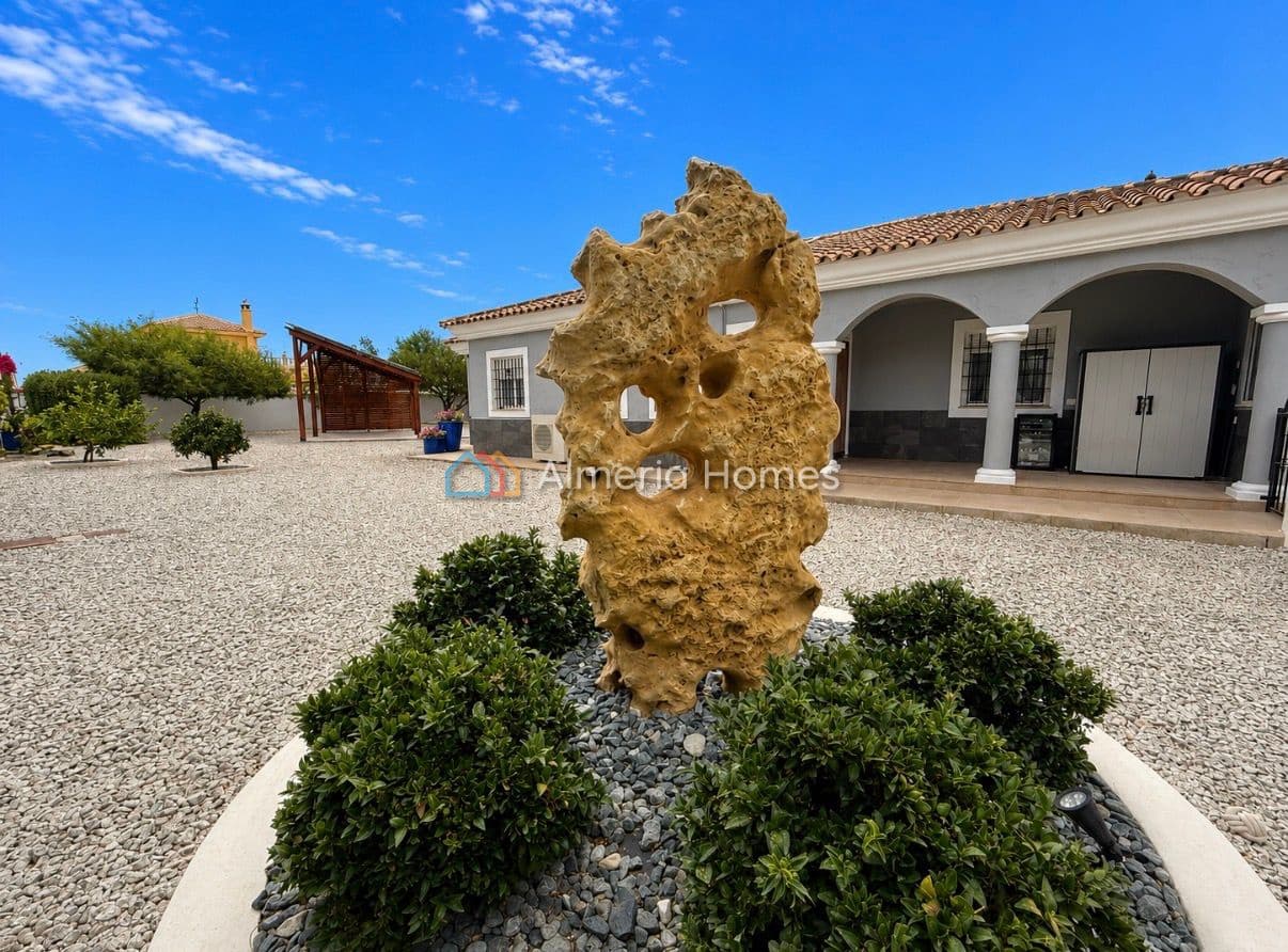 3 bedroom Villa for sale in Albox with pool garage - € 395,000 (Ref: 10183620)