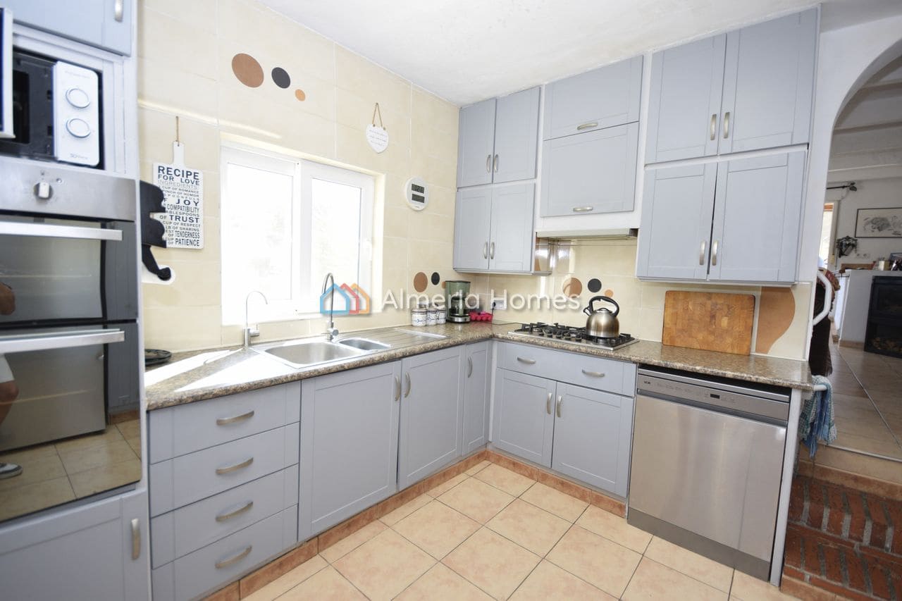 5 slaapkamer Finca/Landhuis te koop in Lubrin met zwembad garage - € 198.500 (Ref: 10183827)