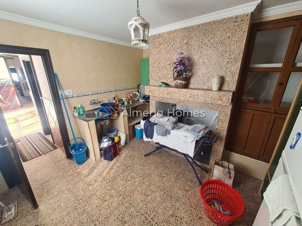 5 soveværelse Byhus til salg i Caniles med swimmingpool - € 110.000 (Ref: 1046617)