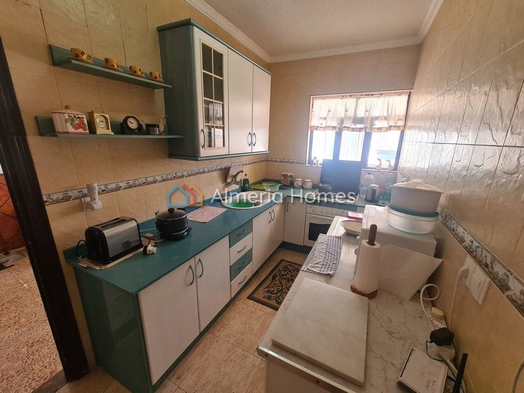 5 soveværelse Byhus til salg i Caniles med swimmingpool - € 110.000 (Ref: 1046617)