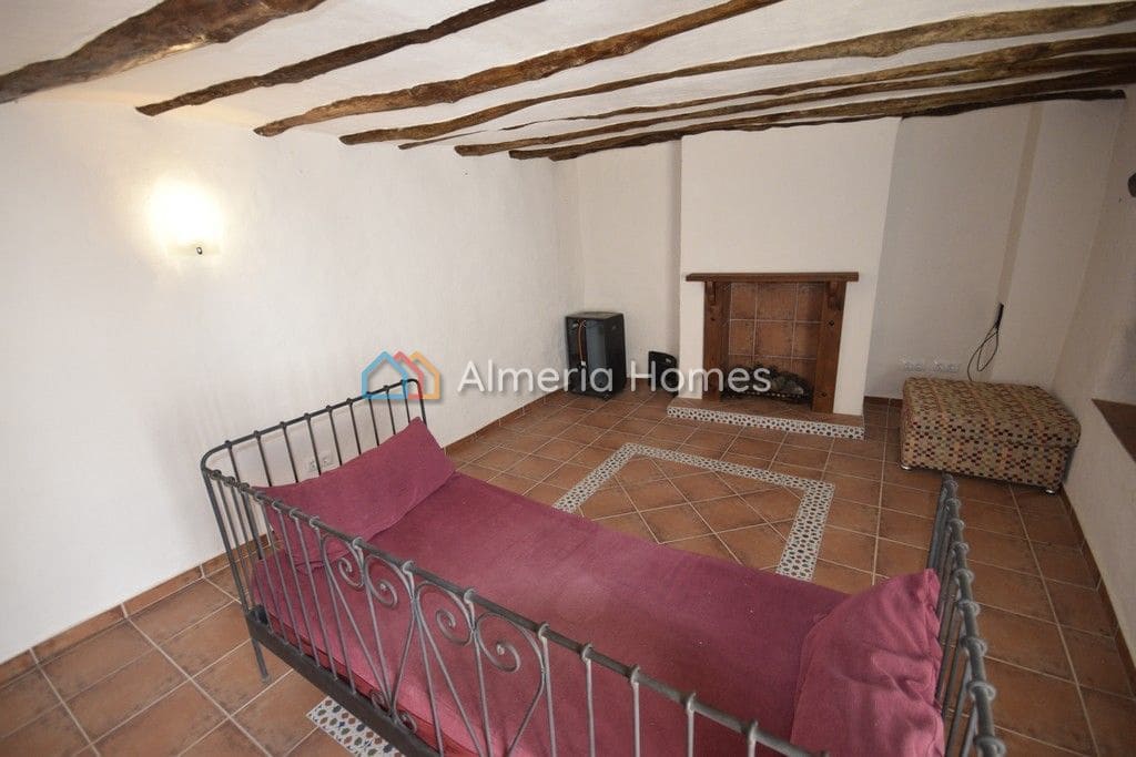 3 soveværelse Finca/Landehus til salg i Chirivel - € 49.950 (Ref: 2675978)