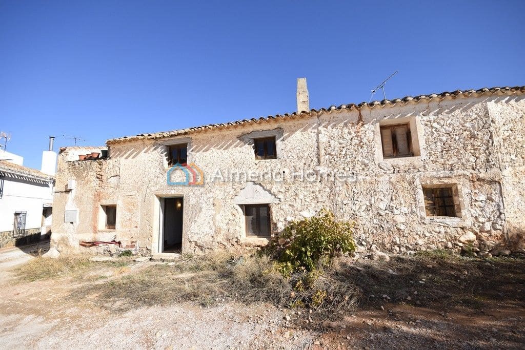 3 soveværelse Finca/Landehus til salg i Chirivel - € 49.950 (Ref: 2675978)