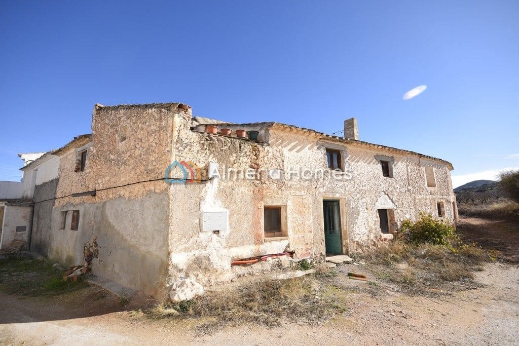 3 soveværelse Finca/Landehus til salg i Chirivel - € 49.950 (Ref: 2675978)