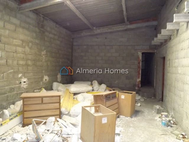 5 soverom Hus til salgs i Almanzora, Cantoria - € 145 000 (Ref: 2682473)