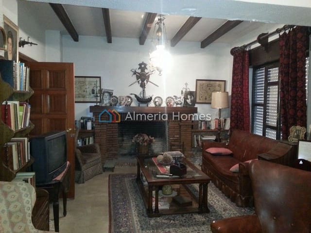 9 bedroom Townhouse for sale in Albanchez - € 148,950 (Ref: 3066805)