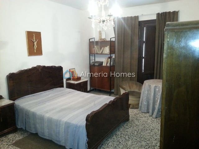 9 bedroom Townhouse for sale in Albanchez - € 148,950 (Ref: 3066805)