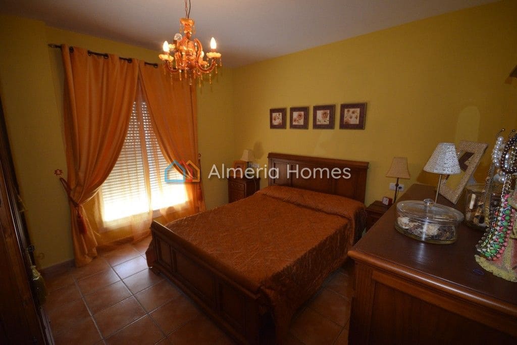 4 bedroom Apartment for sale in Zurgena - € 110,000 (Ref: 3066807)