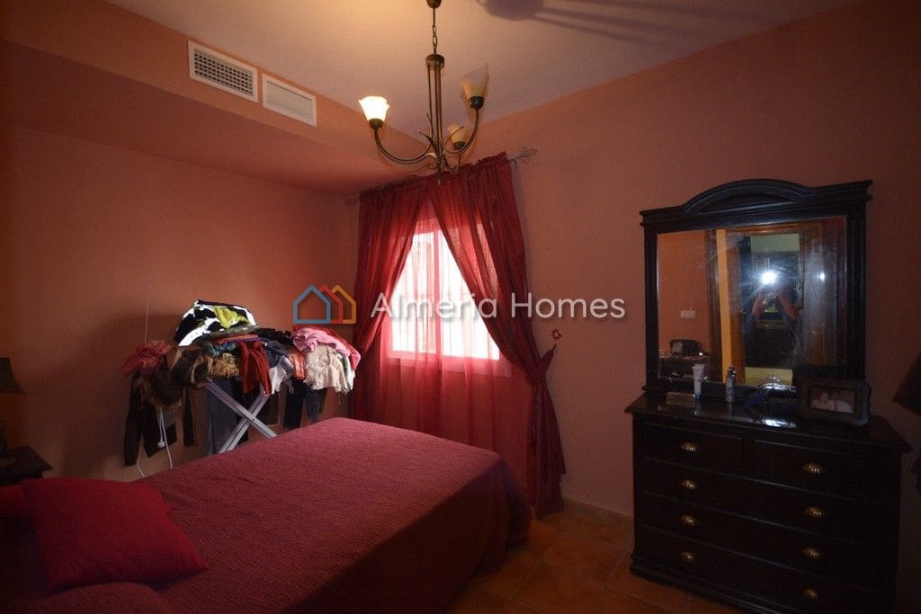 4 bedroom Apartment for sale in Zurgena - € 110,000 (Ref: 3066807)