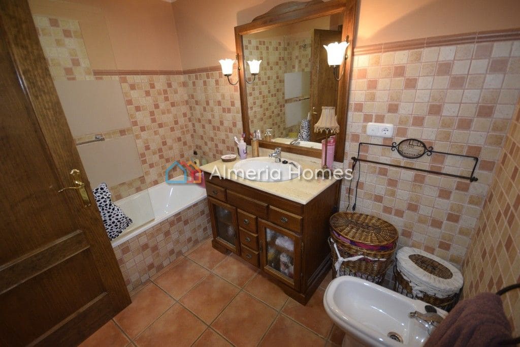 4 bedroom Apartment for sale in Zurgena - € 110,000 (Ref: 3066807)