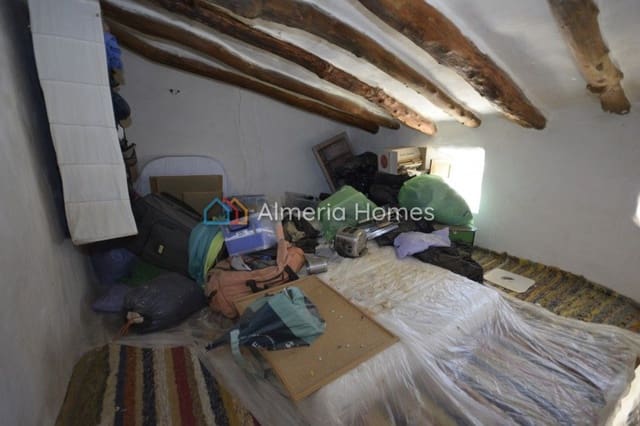 3 makuuhuone Maalaistalo myytävänä paikassa Oria - 69 000 € (Ref: 3311576)