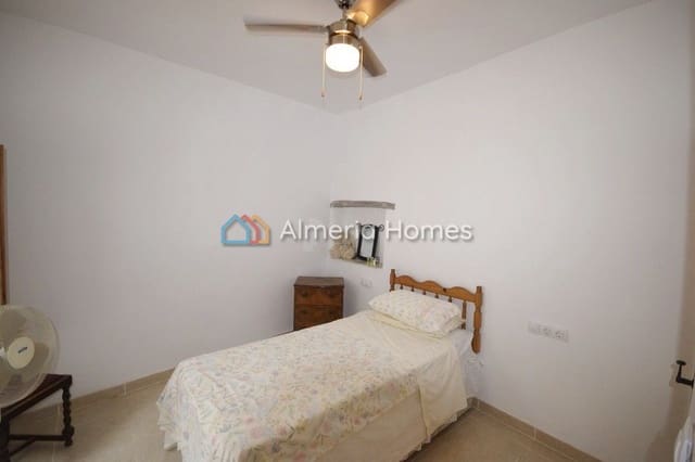 4 soveværelse Byhus til salg i Sierro - € 79.950 (Ref: 3545223)