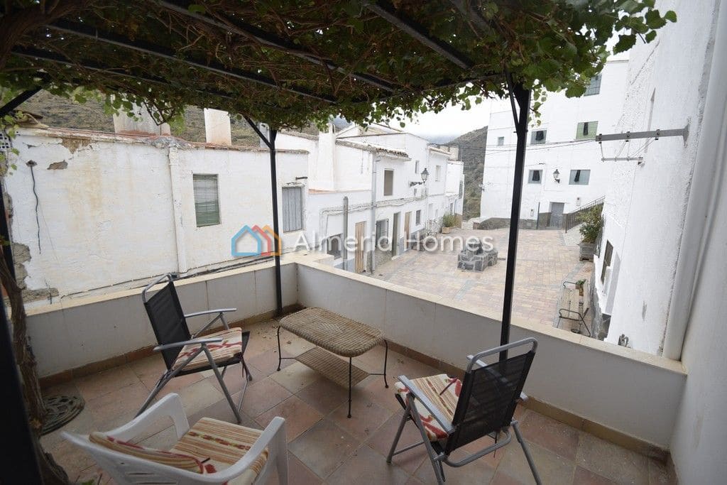 4 soveværelse Byhus til salg i Sierro - € 79.950 (Ref: 3545223)