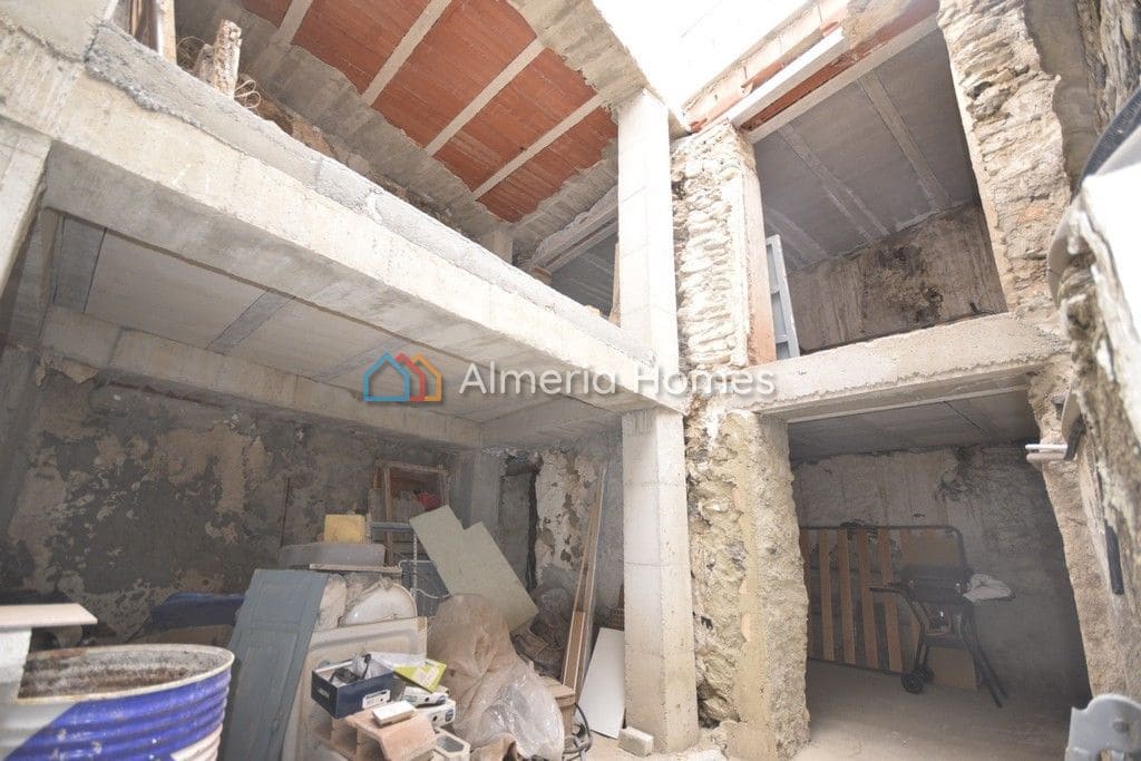 4 soveværelse Byhus til salg i Sierro - € 79.950 (Ref: 3545223)