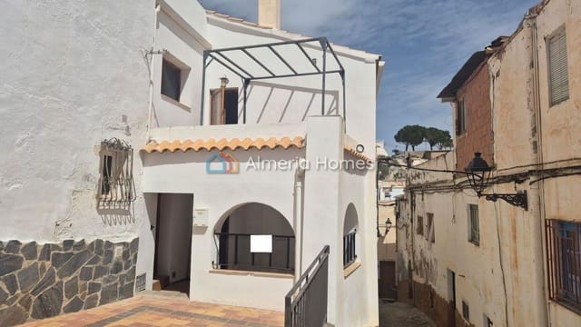 Casa de 4 habitaciones en Sierro en venta - 79.950 € (Ref: 3545223)