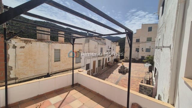 Casa de 4 habitaciones en Sierro en venta - 79.950 € (Ref: 3545223)