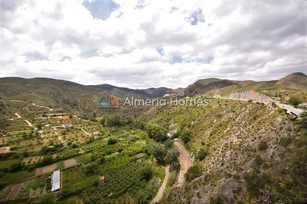 3 soveværelse Byhus til salg i Lijar - € 65.000 (Ref: 3560349)