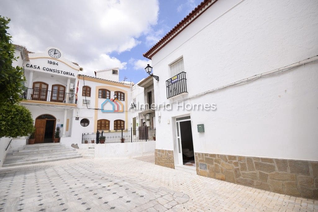 4 slaapkamer Huis te koop in Lijar - € 65.000 (Ref: 3560354)