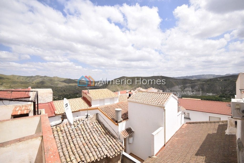 4 slaapkamer Huis te koop in Lijar - € 65.000 (Ref: 3560354)