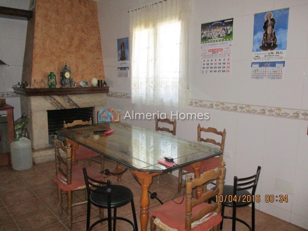 4 soveværelse Byhus til salg i Albox med garage - € 129.950 (Ref: 3593131)