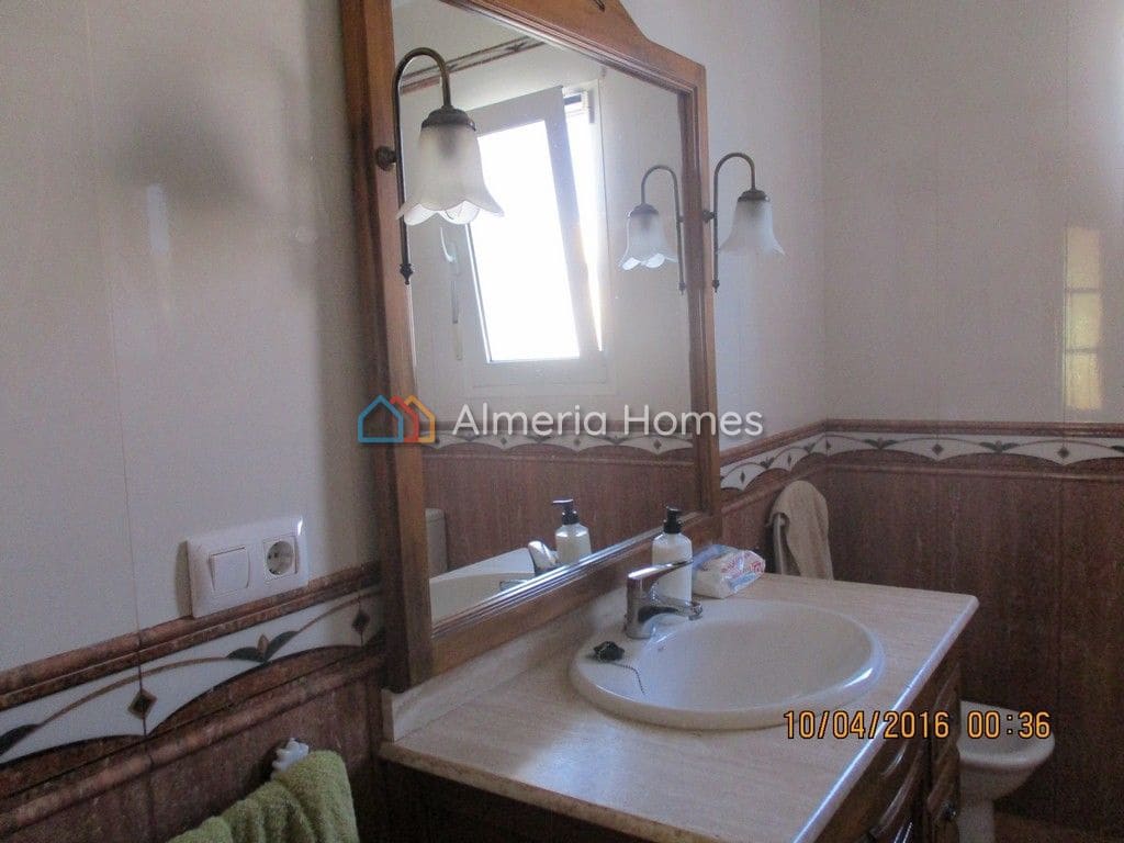4 soveværelse Byhus til salg i Albox med garage - € 129.950 (Ref: 3593131)