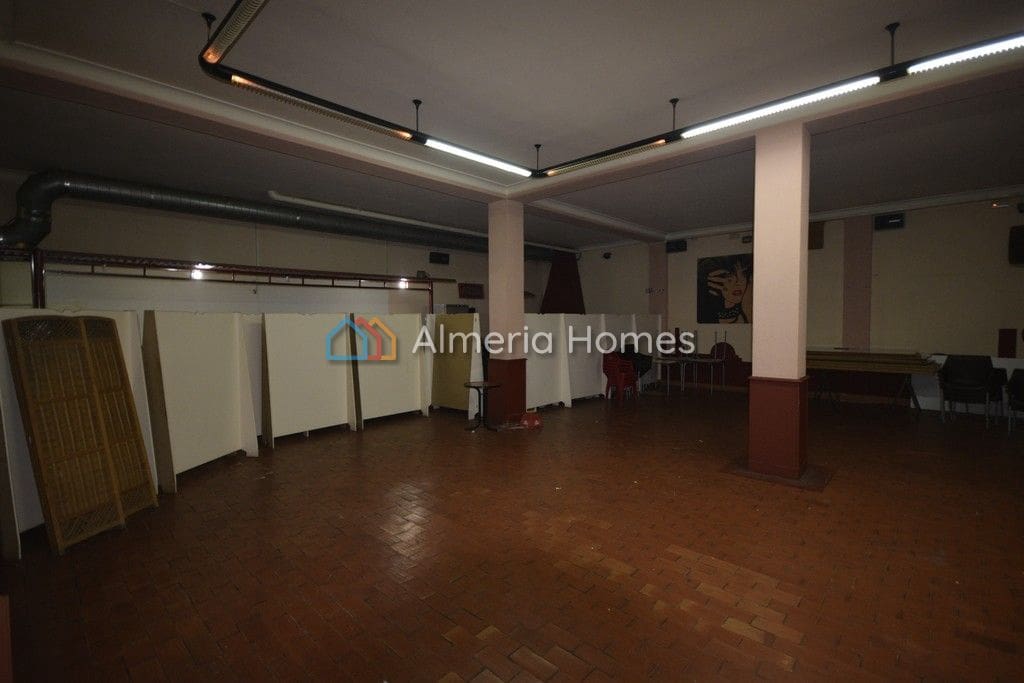Gewerbe zu verkaufen in La Alfoquia - 900.000 € (Ref: 4052798)