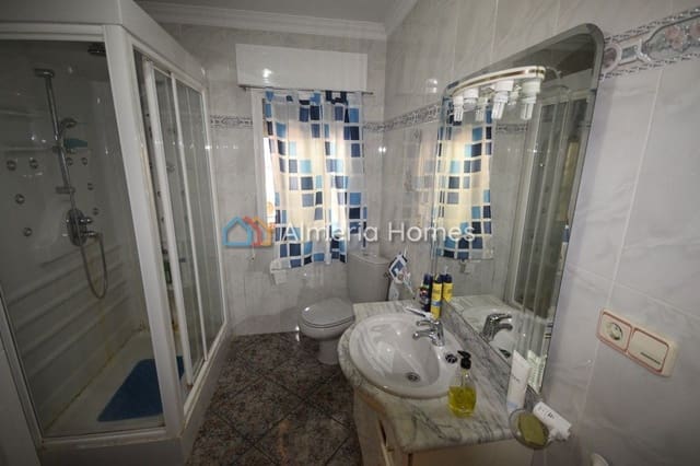 Gewerbe zu verkaufen in La Alfoquia, Zurgena - 900.000 € (Ref: 4052798)