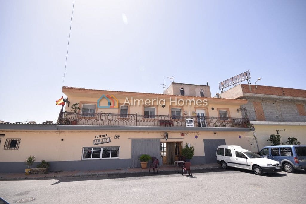 Gewerbe zu verkaufen in La Alfoquia - 900.000 € (Ref: 4052798)