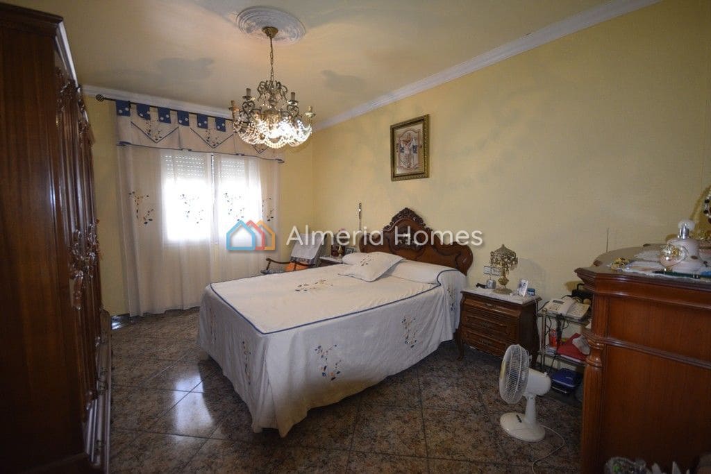 Gewerbe zu verkaufen in La Alfoquia - 900.000 € (Ref: 4052798)