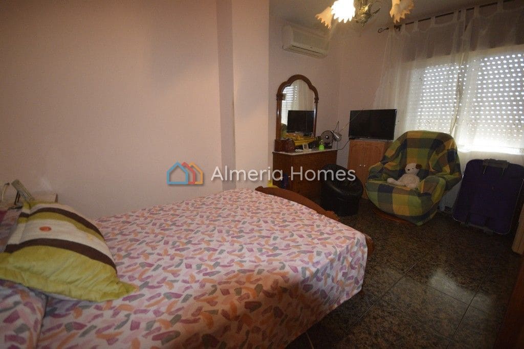4 bedroom Townhouse for sale in Albox - € 68,000 (Ref: 4172313)