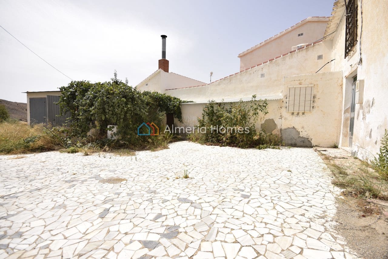 3 bedroom Finca/Country House for sale in Albox with garage - € 58,950 (Ref: 4306869)