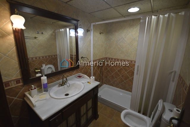 4 sypialnia Dom na sprzedaż w Arboleas z basenem - 320 000 € (Ref: 4489465)