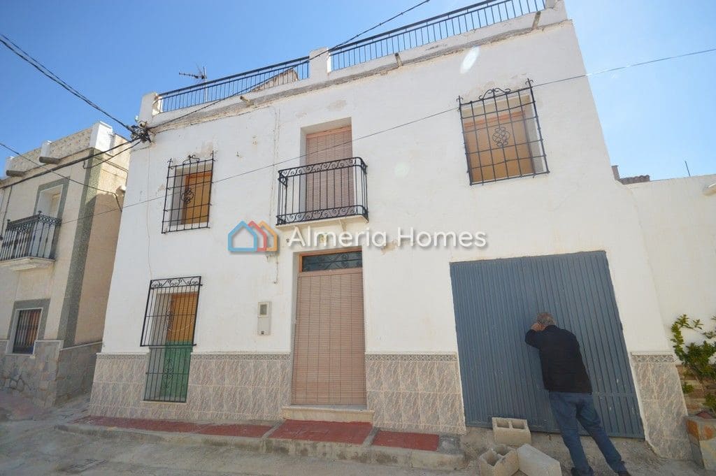 6 soveværelse Byhus til salg i Sufli - € 85.000 (Ref: 4517685)