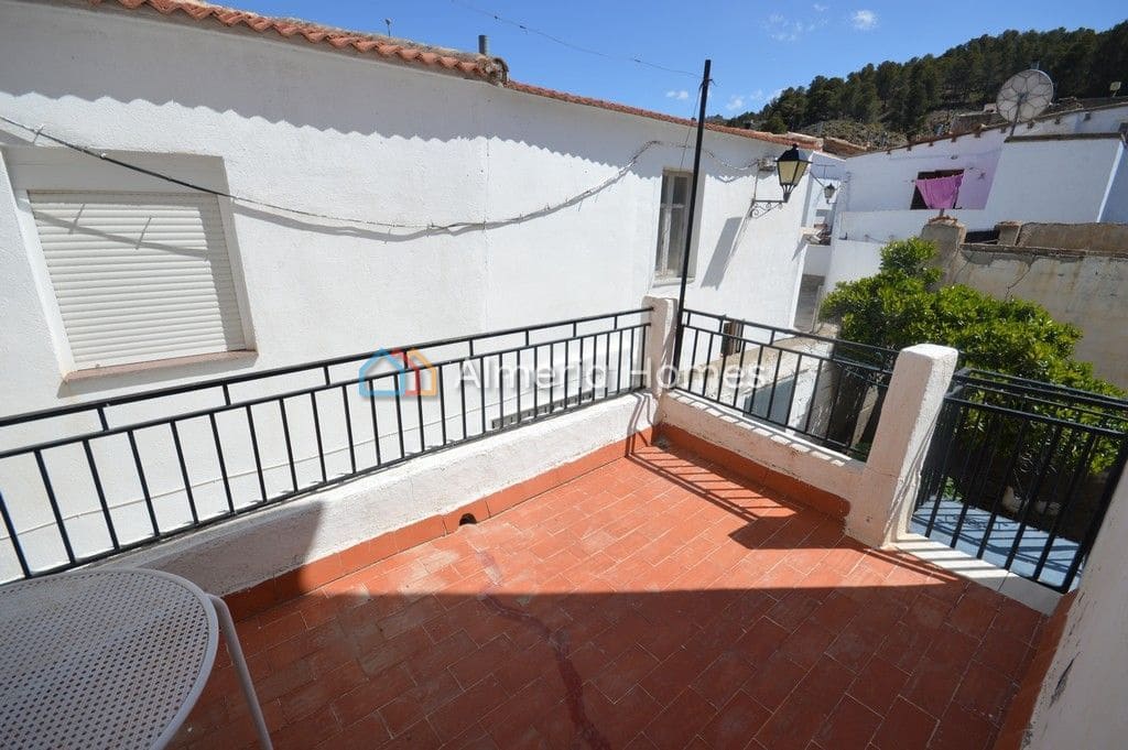 6 soveværelse Byhus til salg i Sufli - € 85.000 (Ref: 4517685)