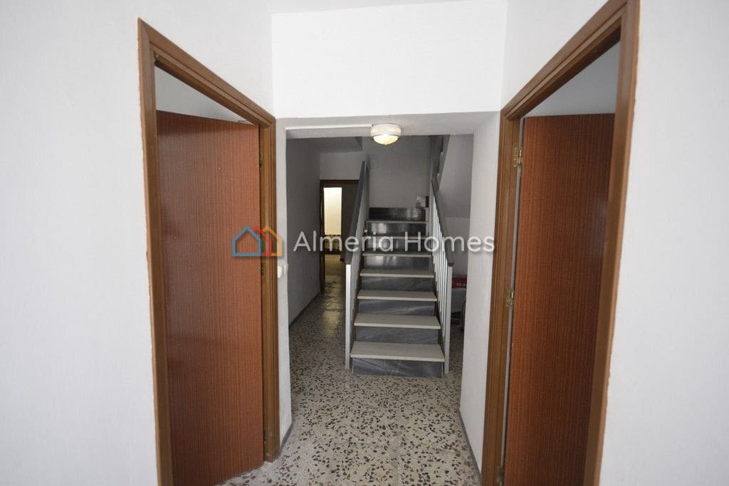 5 soveværelse Byhus til salg i Cela - € 49.500 (Ref: 4679984)