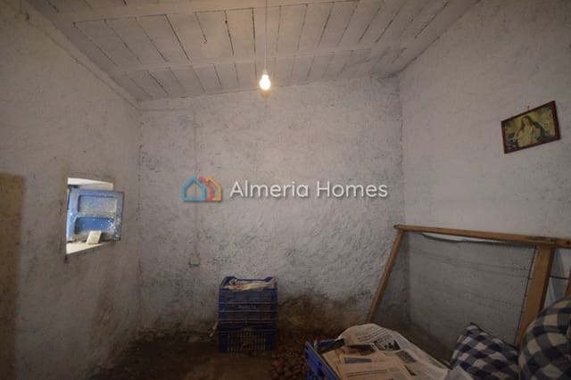 6 soverom Hus til salgs i Oria - € 44 750 (Ref: 4876742)