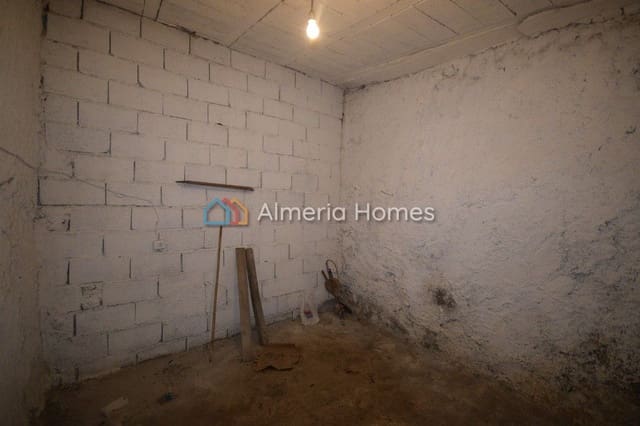 6 soverom Hus til salgs i Oria - € 44 750 (Ref: 4876742)