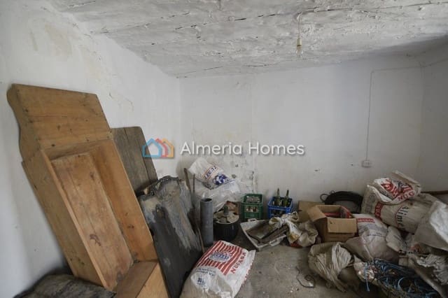 6 soverom Hus til salgs i Oria - € 44 750 (Ref: 4876742)