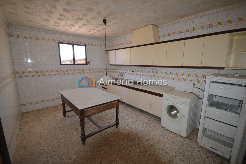 5 bedroom Finca/Country House for sale in Arboleas - € 85,000 (Ref: 5649828)