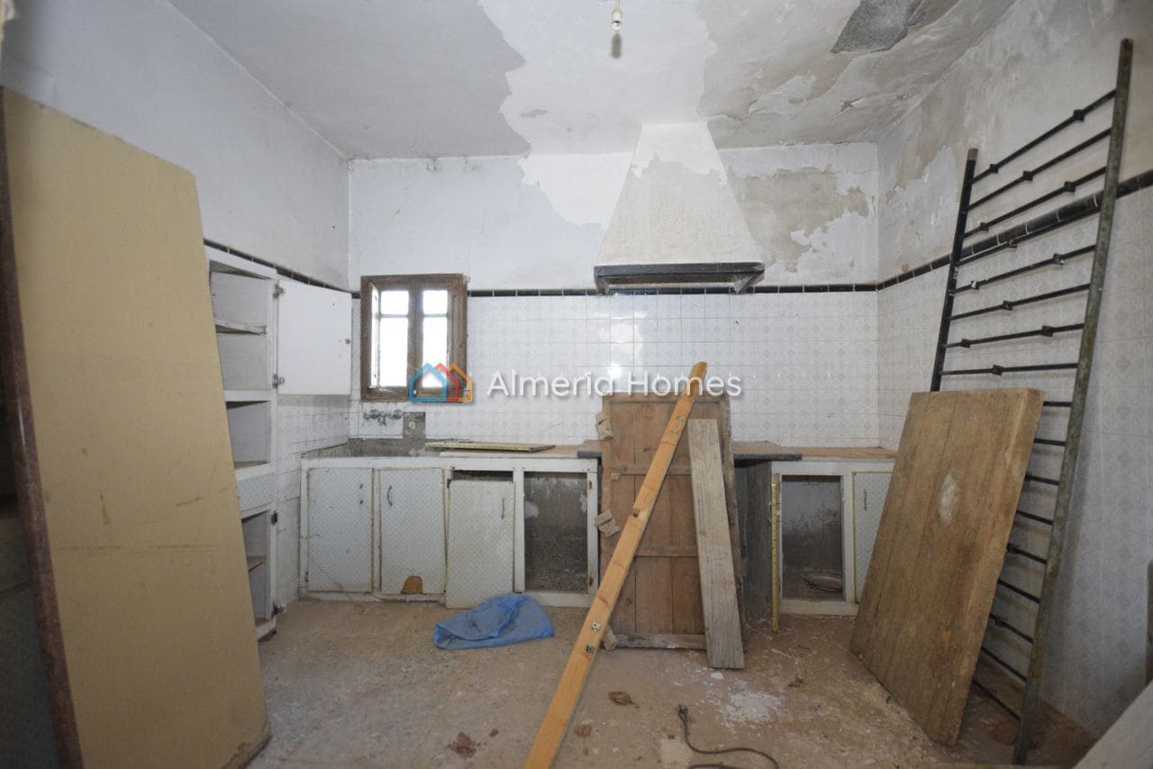 5 bedroom Finca/Country House for sale in Albox - € 89,000 (Ref: 6249099)