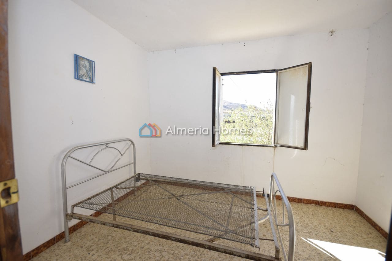5 bedroom Finca/Country House for sale in Albox - € 89,000 (Ref: 6249099)