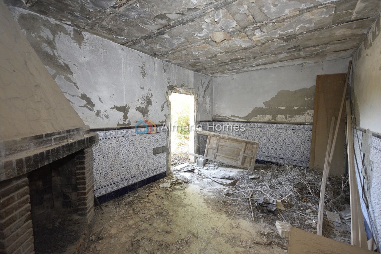 5 bedroom Finca/Country House for sale in Albox - € 89,000 (Ref: 6249099)