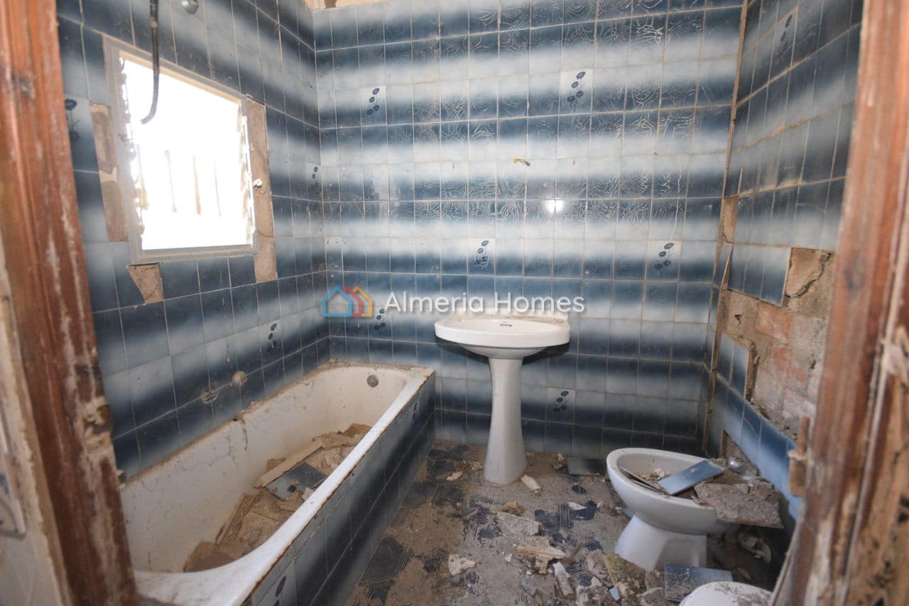 5 bedroom Finca/Country House for sale in Albox - € 89,000 (Ref: 6249099)