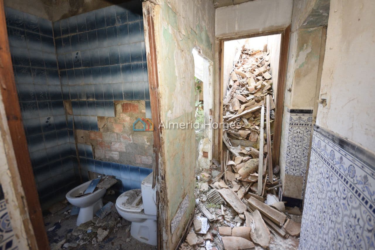 5 bedroom Finca/Country House for sale in Albox - € 89,000 (Ref: 6249099)