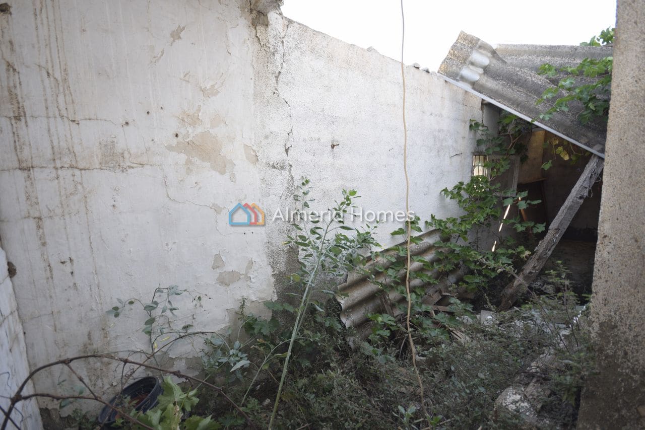 5 bedroom Finca/Country House for sale in Albox - € 89,000 (Ref: 6249099)