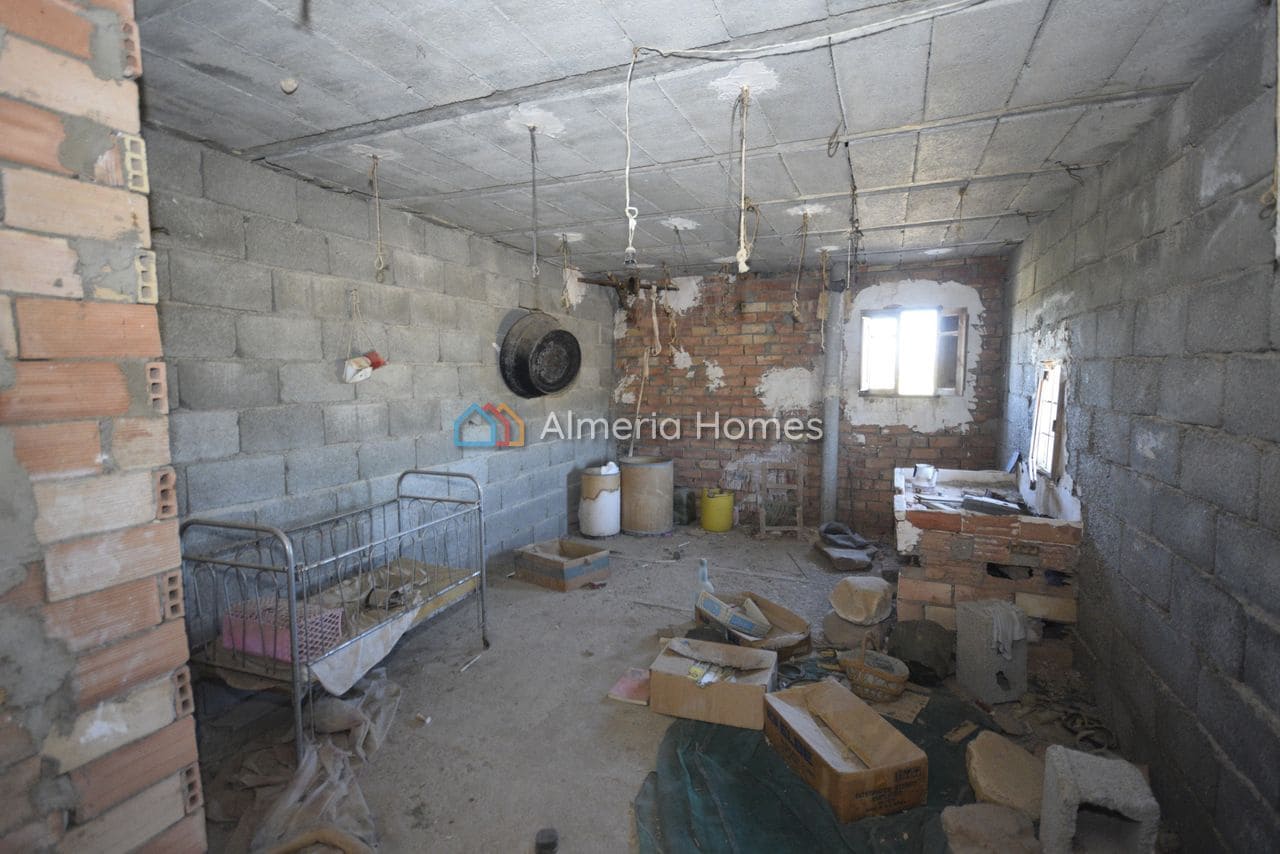 5 bedroom Finca/Country House for sale in Albox - € 89,000 (Ref: 6249099)